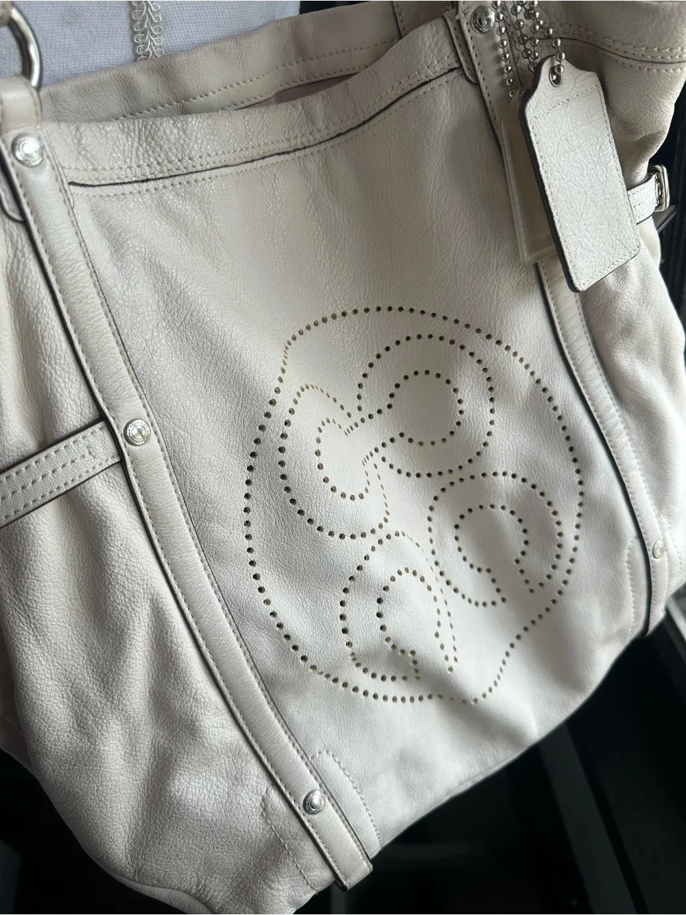 Coach vintage Ivory Perforated Logo Leather Shoulder Bag - Picture 3 of 14